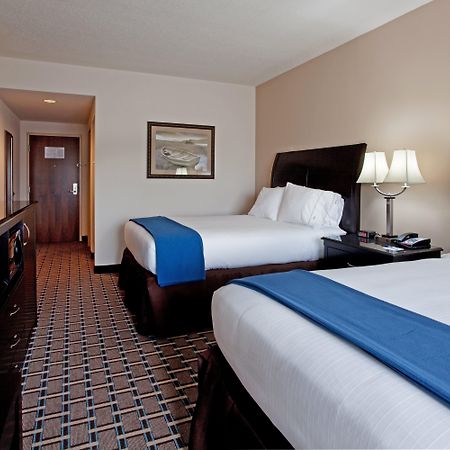 Holiday Inn Express Hotel & Suites Hope Mills-Fayetteville Airport By Ihg Room photo