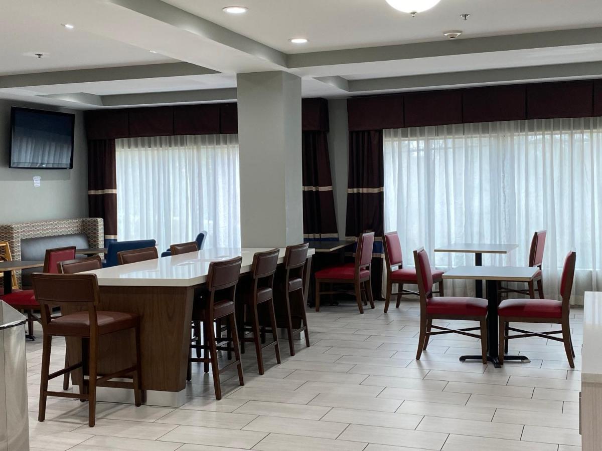 Holiday Inn Express Hotel & Suites Hope Mills-Fayetteville Airport By Ihg Exterior photo