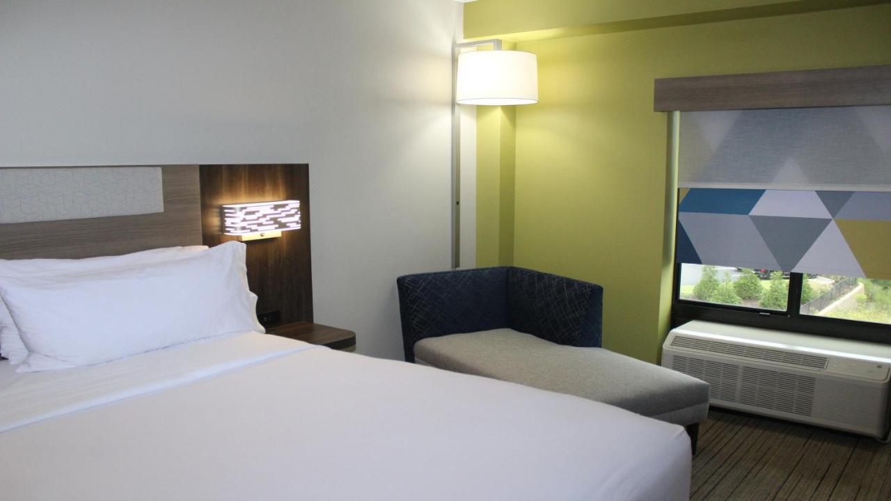 Holiday Inn Express Hotel & Suites Hope Mills-Fayetteville Airport By Ihg Exterior photo