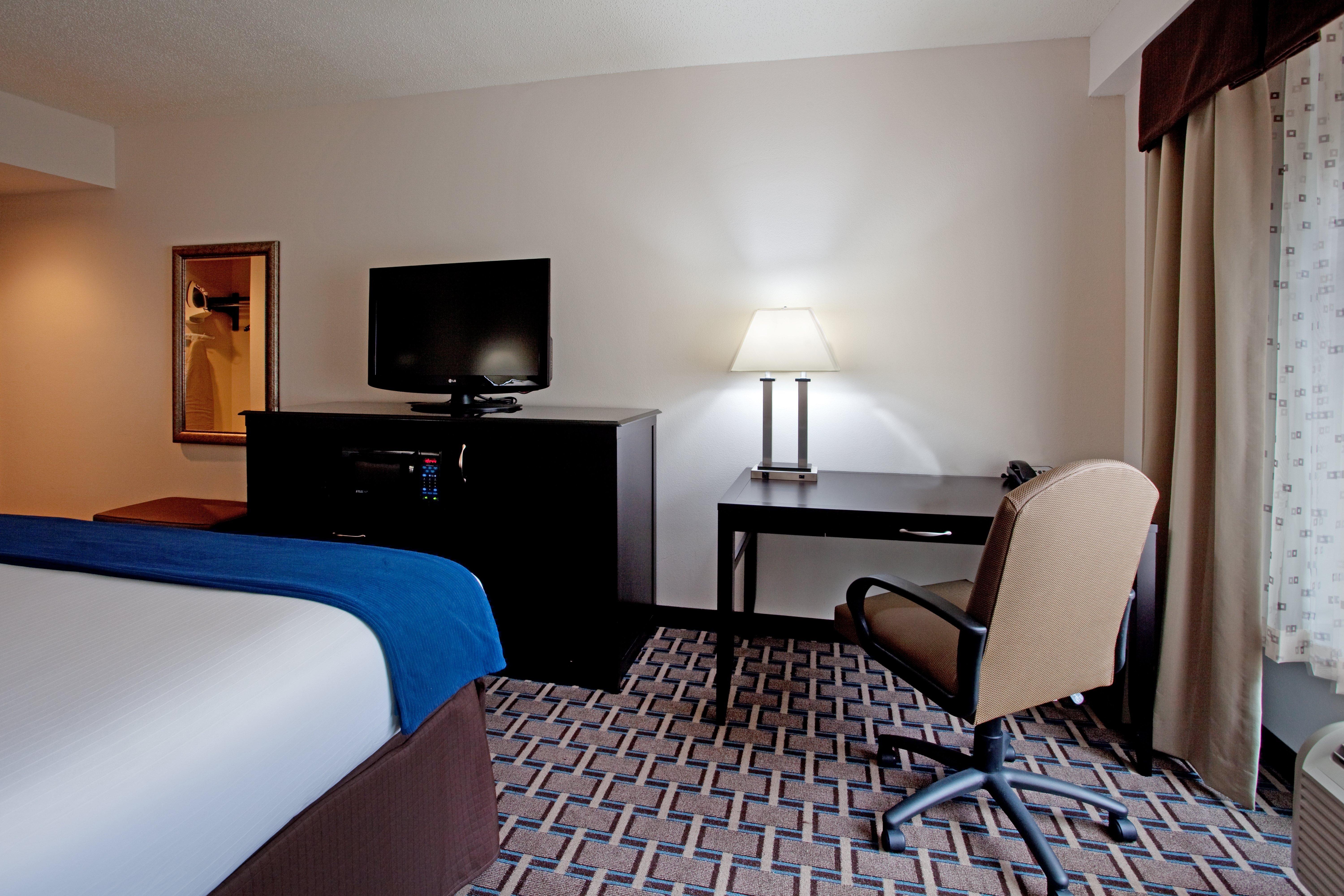 Holiday Inn Express Hotel & Suites Hope Mills-Fayetteville Airport By Ihg Exterior photo
