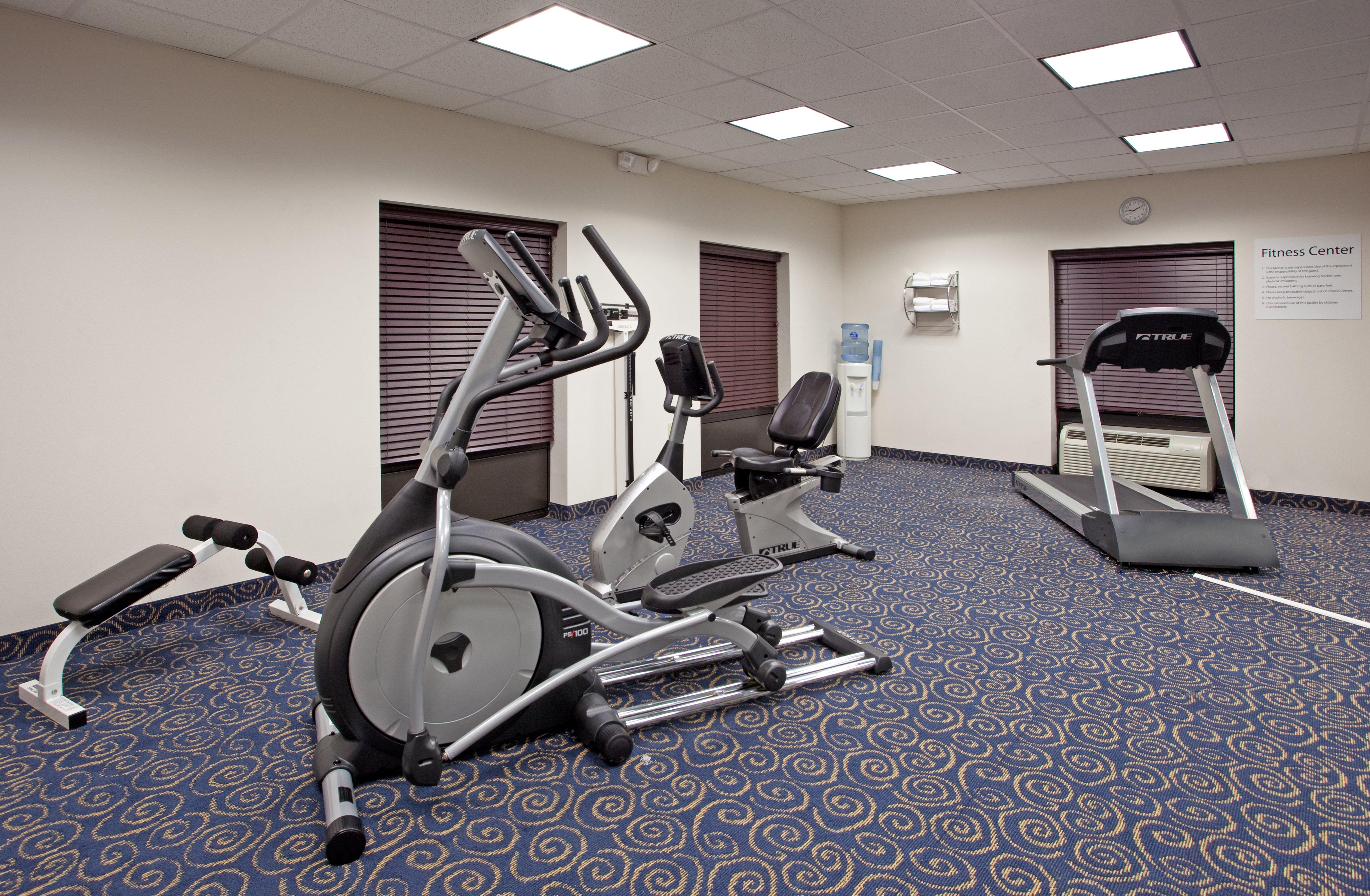 Holiday Inn Express Hotel & Suites Hope Mills-Fayetteville Airport By Ihg Exterior photo