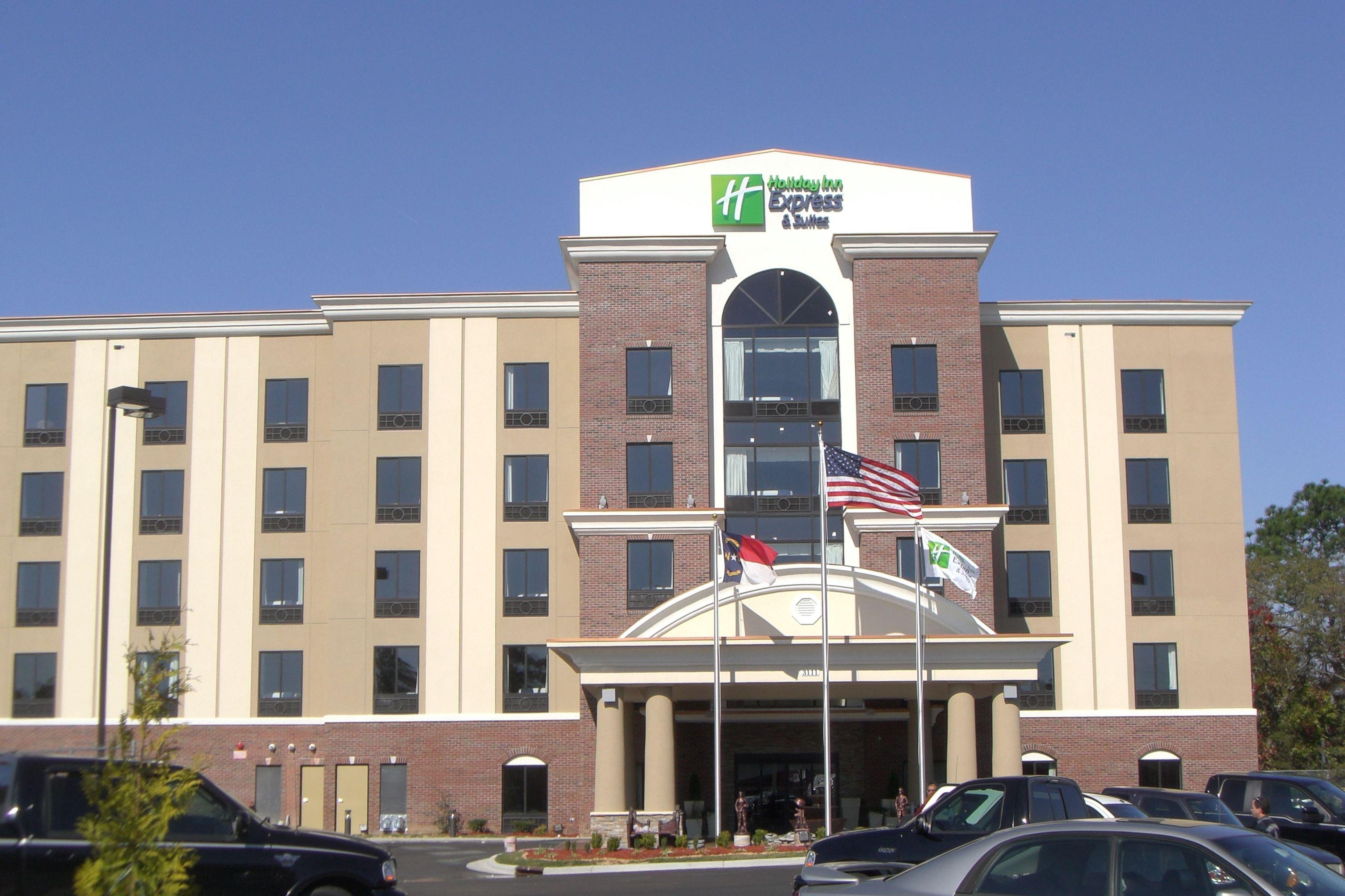 Holiday Inn Express Hotel & Suites Hope Mills-Fayetteville Airport, An Ihg Hotel Exterior photo