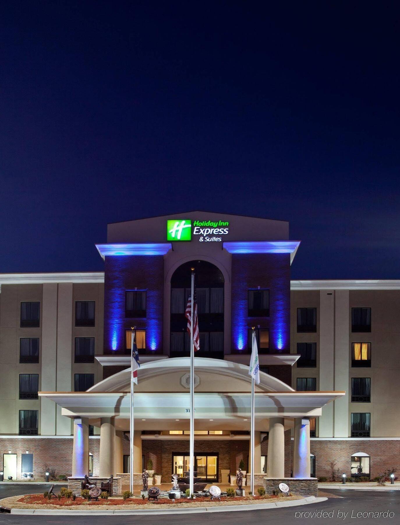 Holiday Inn Express Hotel & Suites Hope Mills-Fayetteville Airport By Ihg Exterior photo